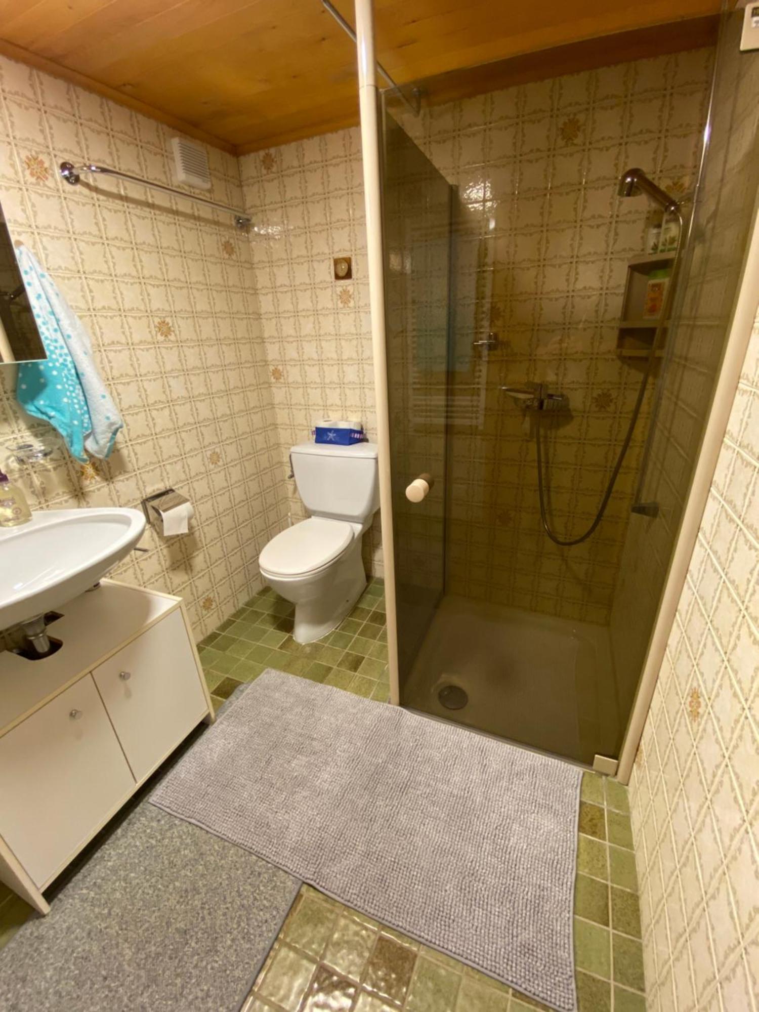 1 Apt, Kitchen, Patio, In Beautiful Apartment *